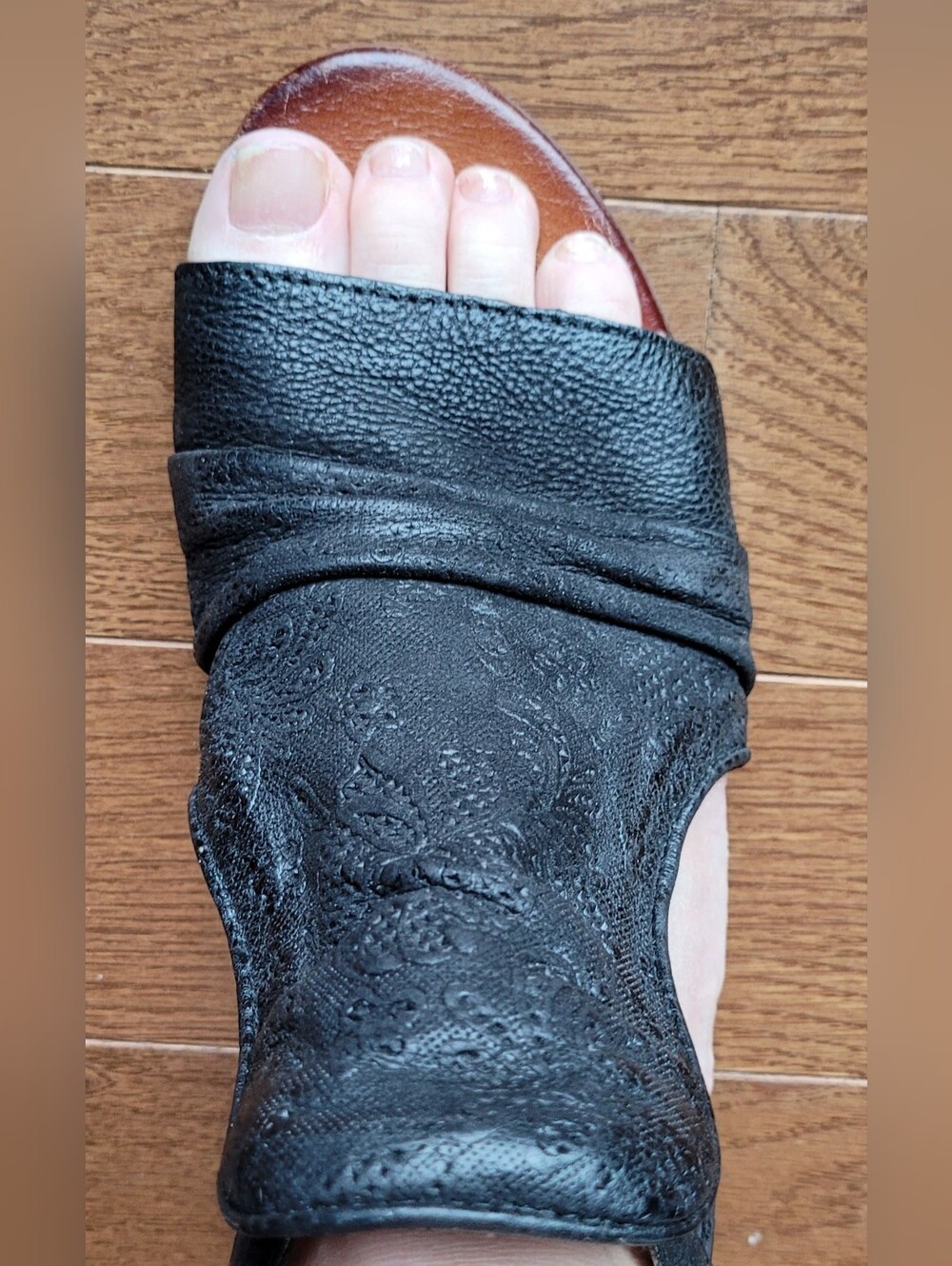 Miz Mooz Black Leather Open-Toe Sandals. Size 38 / US 8-8.5 - Picture 13 of 15